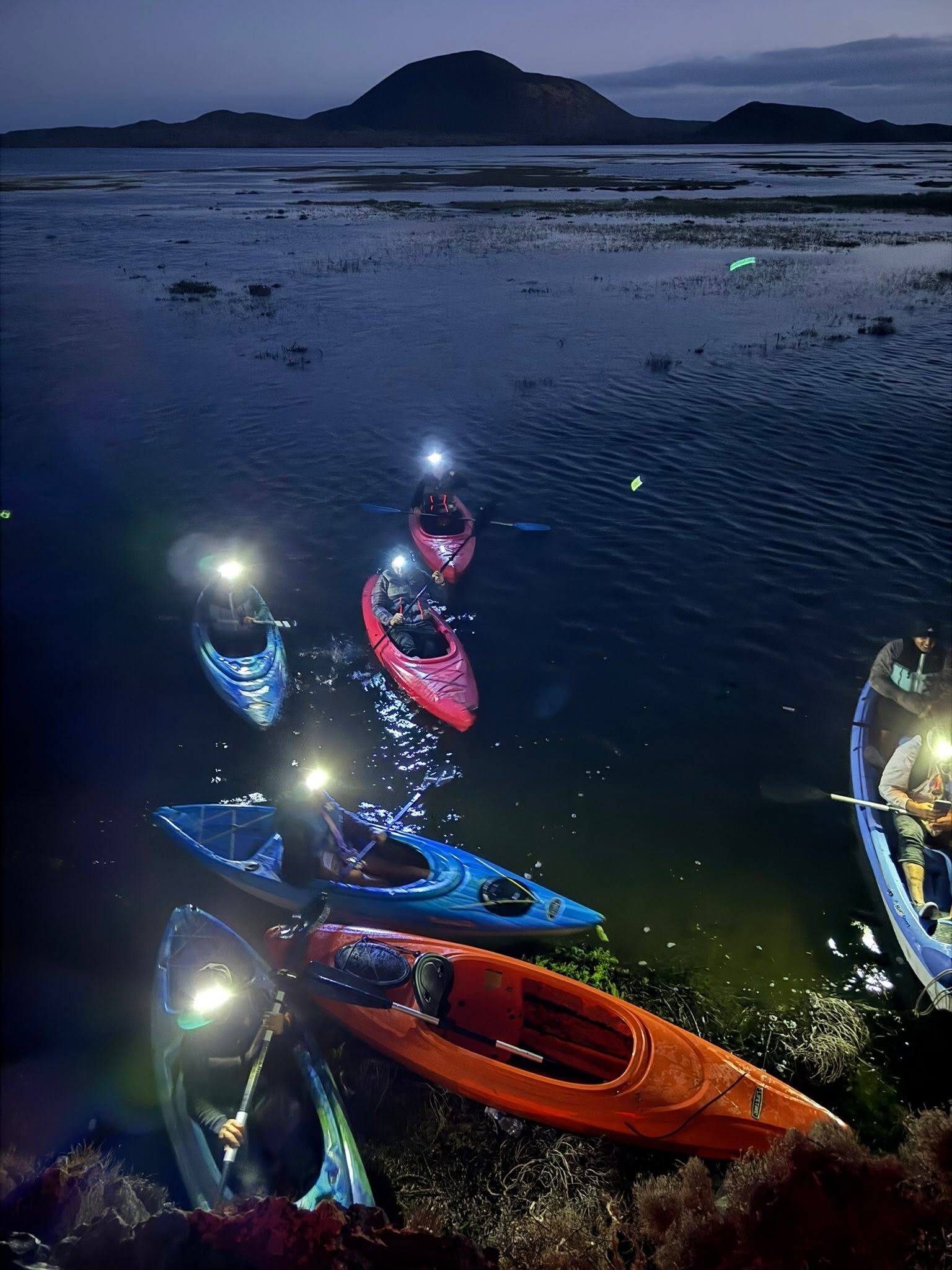 Kayaks nocturnos con lámparas